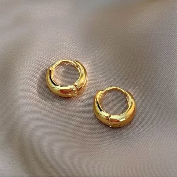 Jewelry - New Luxury 18k Gold Plated Small Hoop Earrings